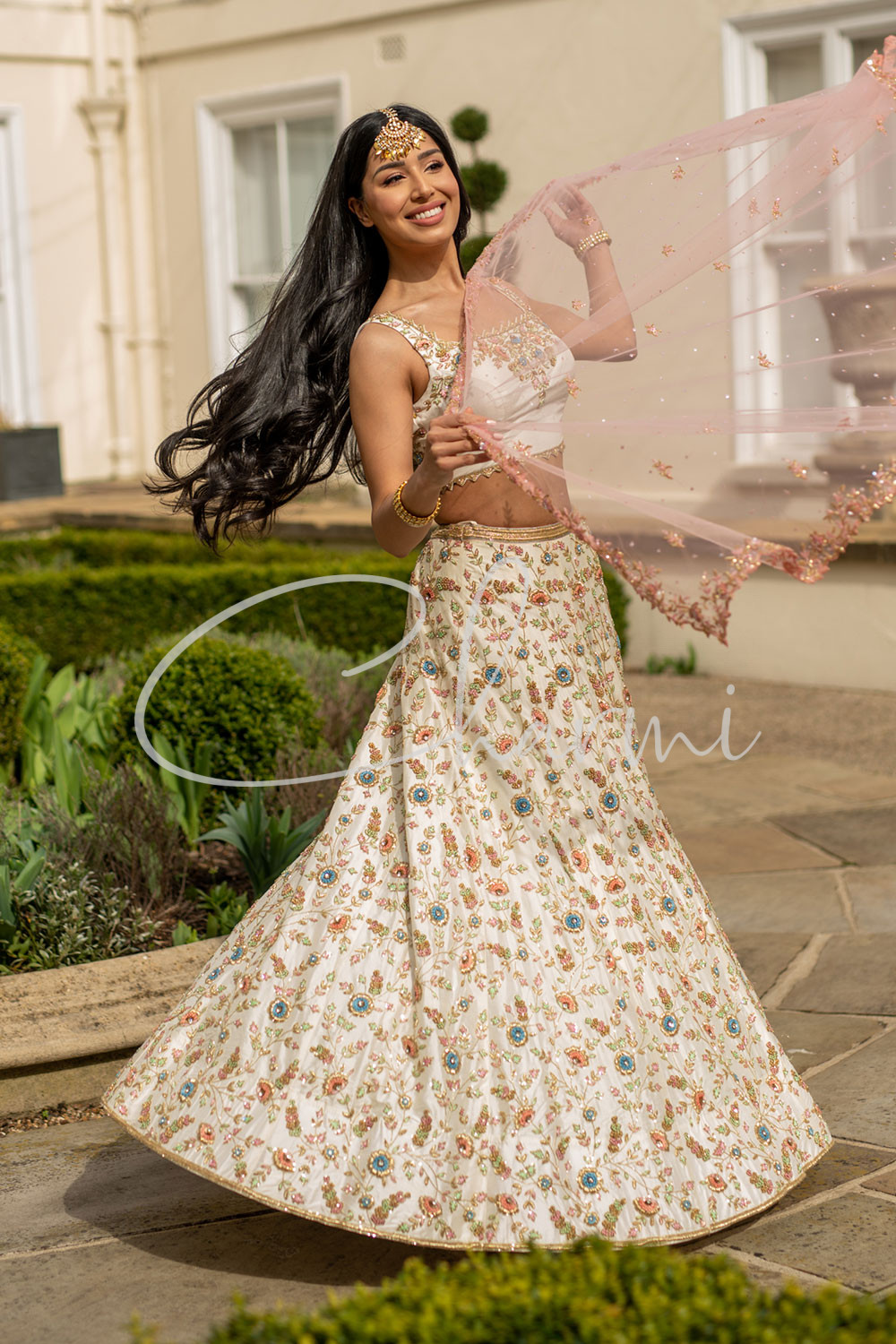 White-and-Red-Bridal-outfits-3